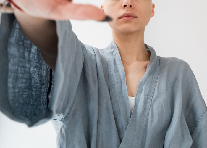 People Are Sharing The Most Unsettling Things They've Noticed As A Kid About Another Kid's Family, Here's 35 Of The Creepiest Stories