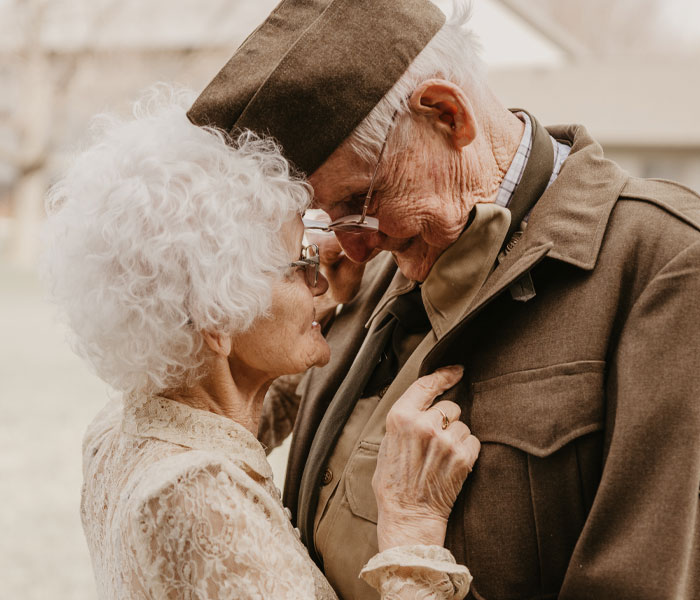 20 Heartwarming Photographs Of Couple Celebrating 70 Years Of Marriage Make Us Believe In Love Again