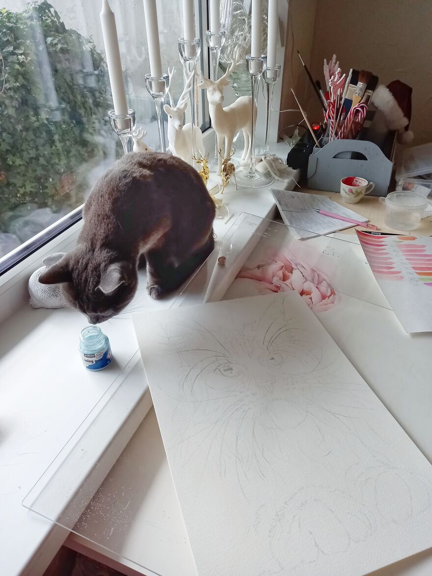 Our Fluffy Talisman: A Homeless Artist Who Is Always On The Go