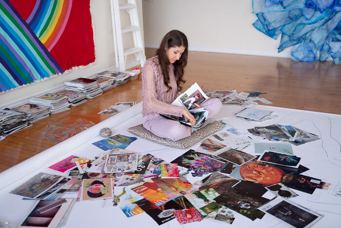 I Traced My Legs To Create A Giant Rainbow Collage (10 Pics) I Traced My Legs To Create A Giant Rainbow Collage (10 Pics)