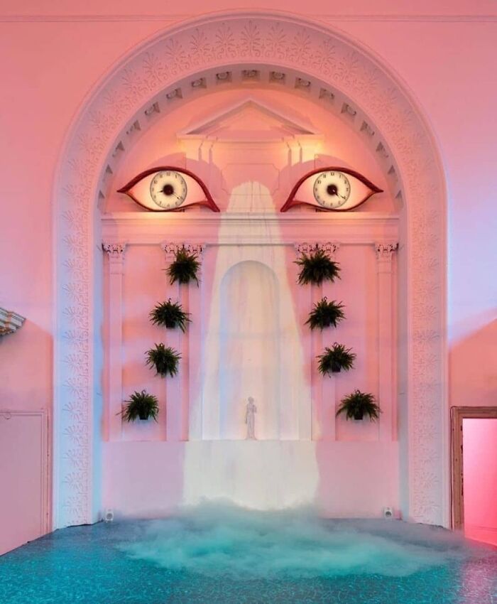 Tacky-Decor-Hardcore