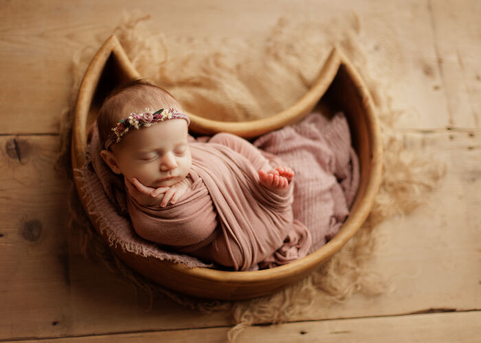 I Love Taking Photos Of Newborn Babies And Their Dogs (10 Pics)