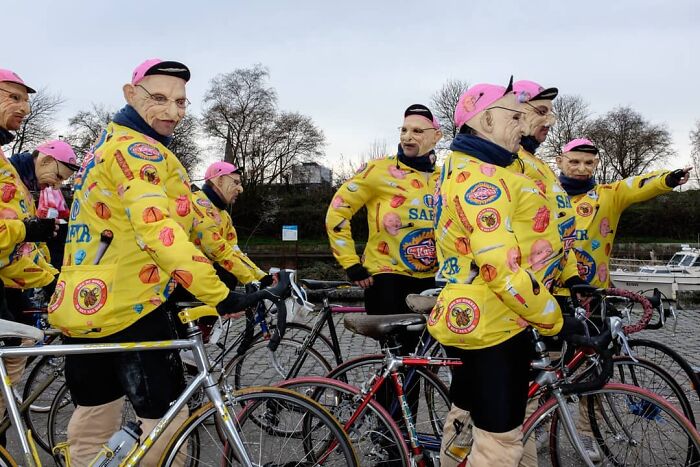 Belgian Photographer Captures Unusual Scenes Of Everyday Life