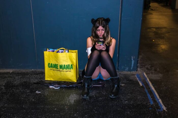 Belgian Photographer Captures Unusual Scenes Of Everyday Life