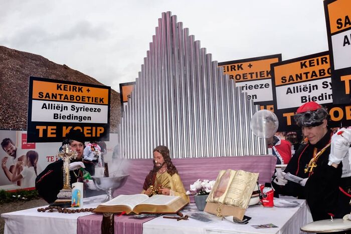 Belgian Photographer Captures Unusual Scenes Of Everyday Life