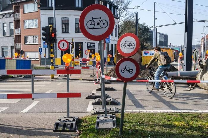 Belgian Photographer Captures Unusual Scenes Of Everyday Life