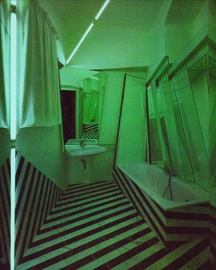 Tacky-Decor-Hardcore