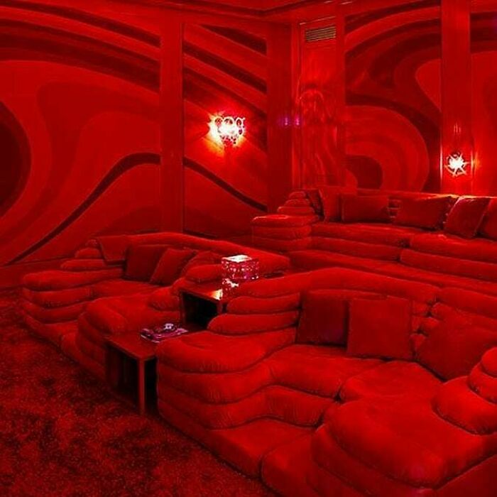 Tacky-Decor-Hardcore