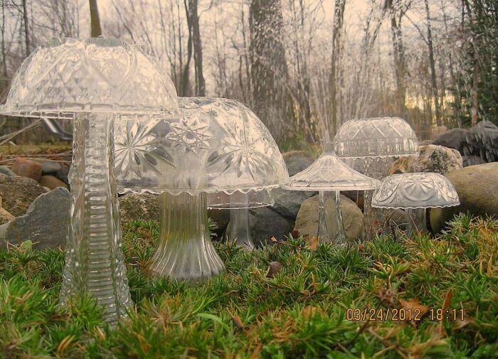 "Hardcore Is Not For Everybody": This Instagram Account Collects Decor Items That Capture The Essence Of Bad Taste (35 Pics)