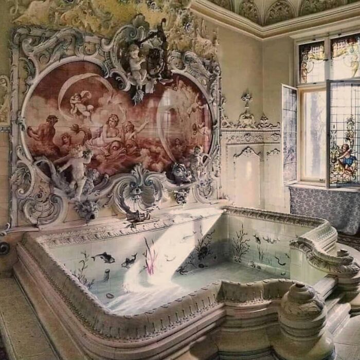 Tacky-Decor-Hardcore