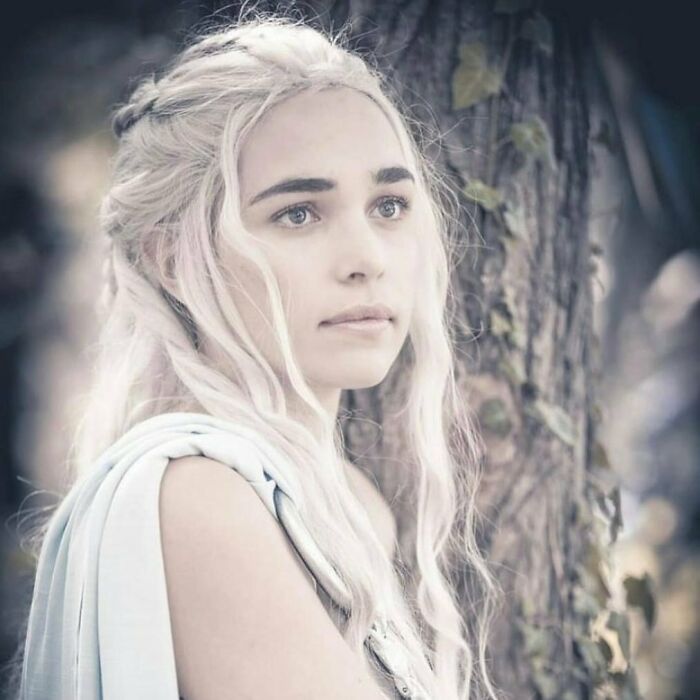 Emilia Clarke Lookalike