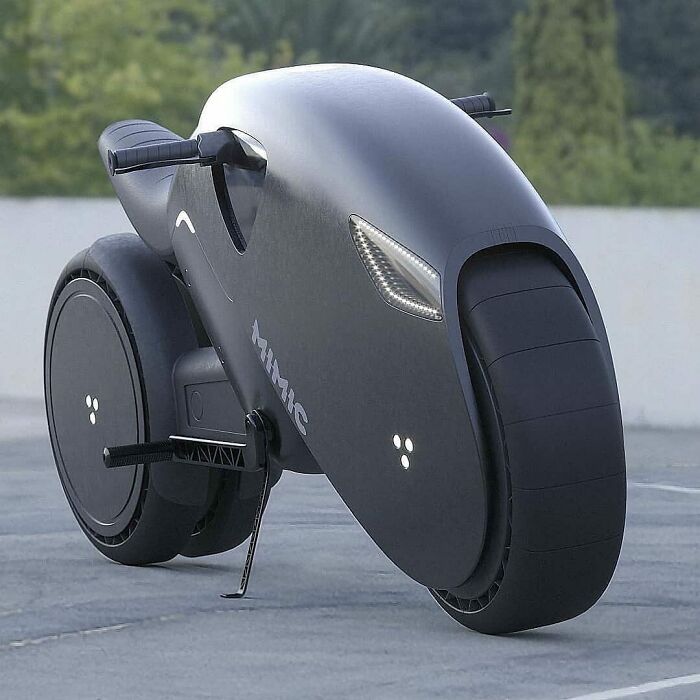 Electric Superbike By Roman Dolzhenlko