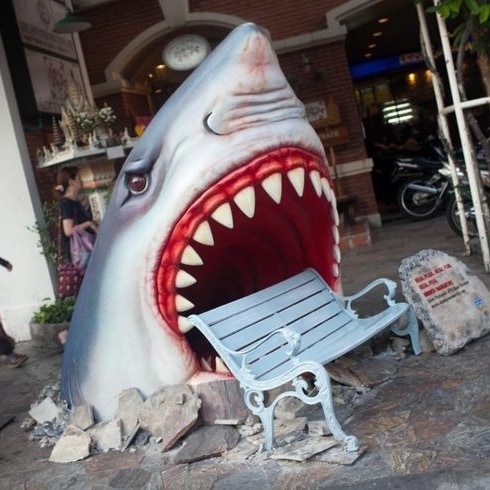 Tacky-Decor-Hardcore