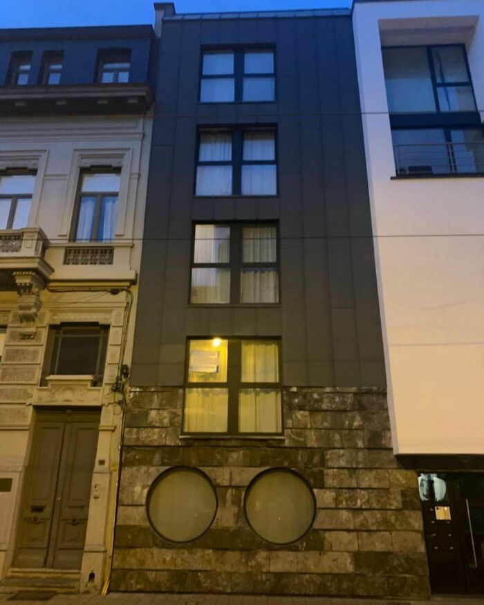 Who Erected This Building