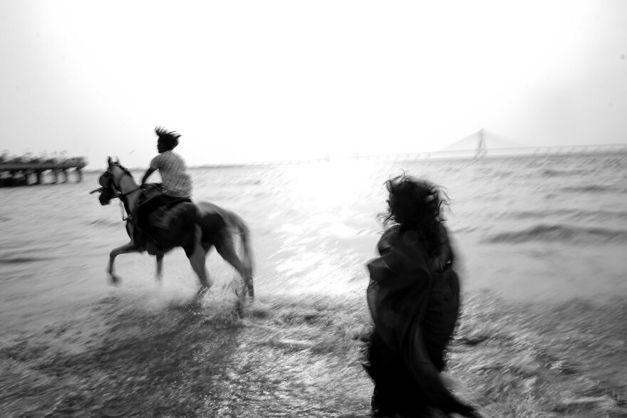 I Decided To Photograph My Newly Married Friend In A Documentary Style (14 Pics)