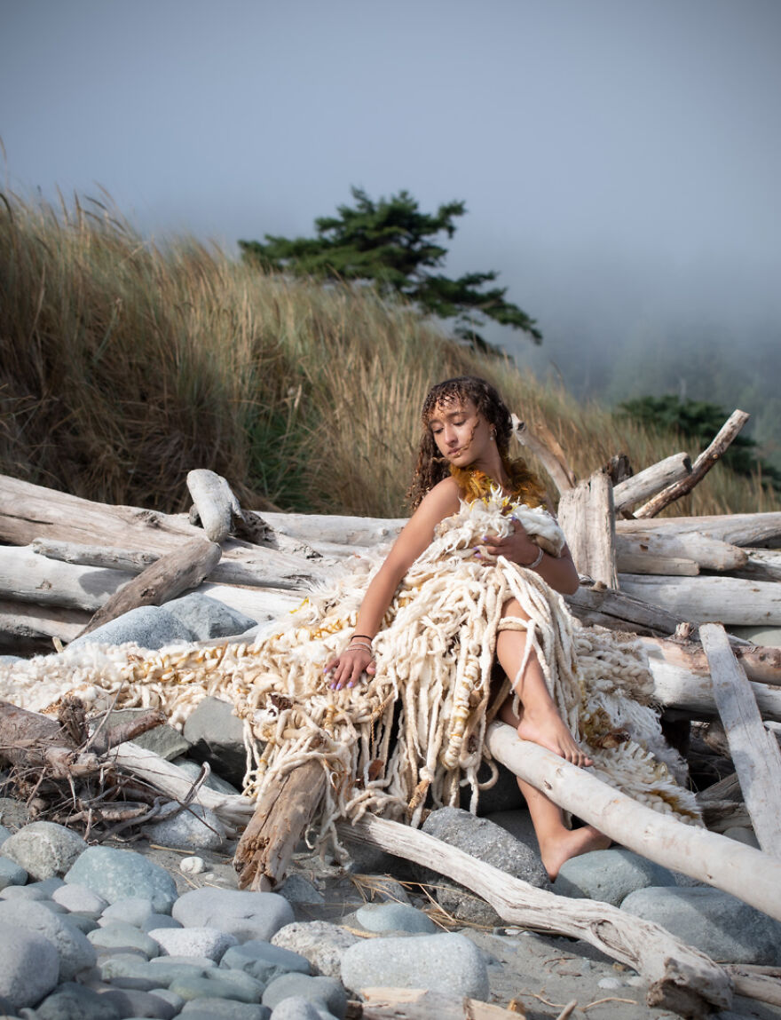 I Weave Wall Tapestries Made From Natural Fibers And Dyes I Weave Wall Tapestries Made From Natural Fibers And Dyes