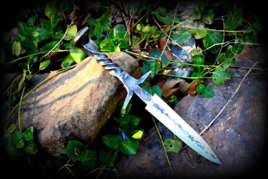 I Turned A Rusty Old Railroad Spike Into A Quillon Dagger