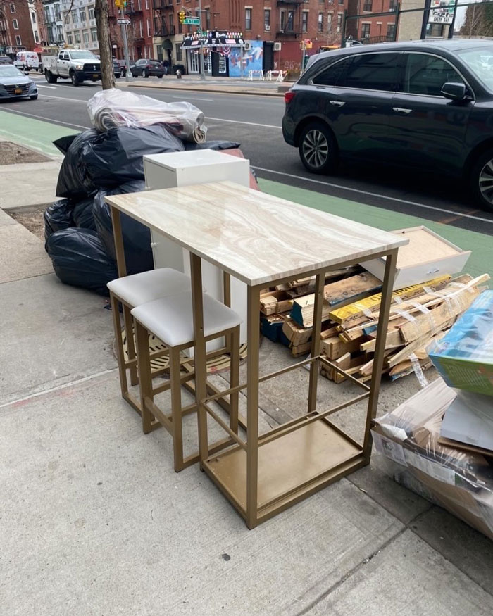 Stooper Staple On 4th Ave Between 5th And 6th Street In Brooklyn