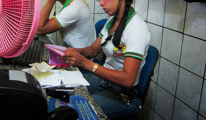 Teen Daughter Told To Make A Choice Between International Summer Program And Her $11/Hr 10 Hours Per Week Retail Job