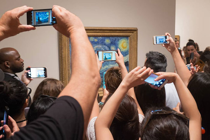 30 Extraordinary Pictures Taken By Jeffrey De Keyser Embracing “The Absurd Human Condition”