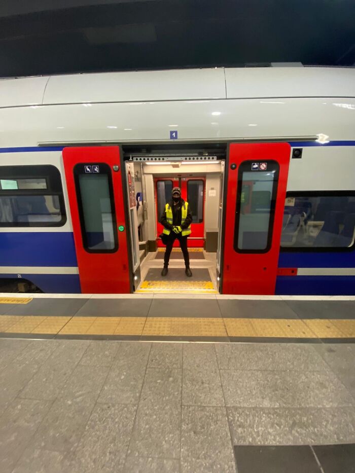 Im In Charge Of Passenger Safety On A High Speed Electric Train In Israel..dream Job