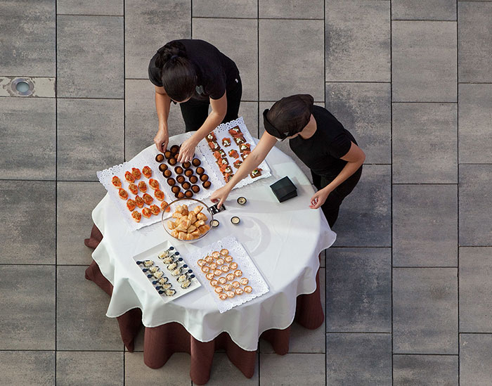 Micromanaging Boss Writes This Man Up For Wearing Red Shoes To Work, So He Followed The Dress Code To The Book