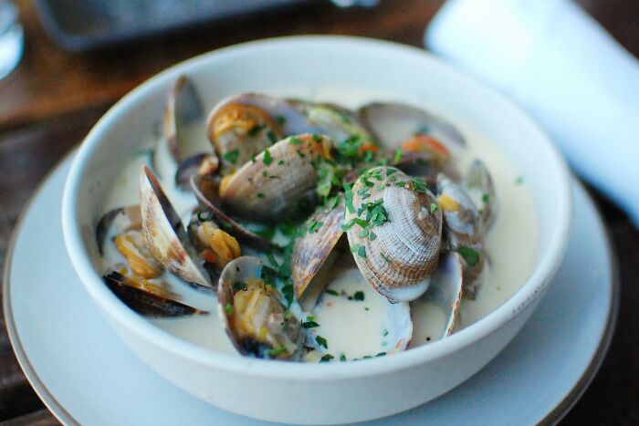 Someone Asks "What’s The Weirdest Reason You’ve Had Someone Send Food Back?", People Share 30 Infuriating Stories