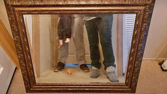 A Family Effort To Sell A Mirror