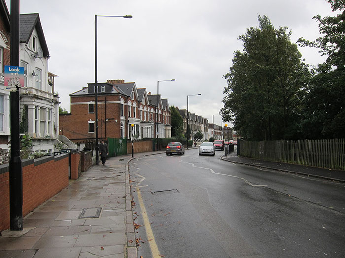 20 Encuentros exasperantes que tuvo la gente con las asociaciones de propietarios (nuevas imágenes)