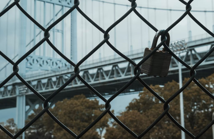 20 Encuentros exasperantes que tuvo la gente con las asociaciones de propietarios (nuevas imágenes)