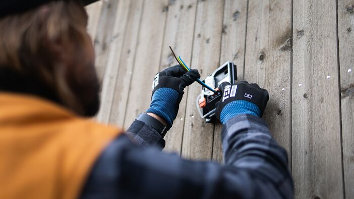 30 Incredibly Rude Or Weird Guests Who Made People Regret Ever Inviting Them To Their Homes