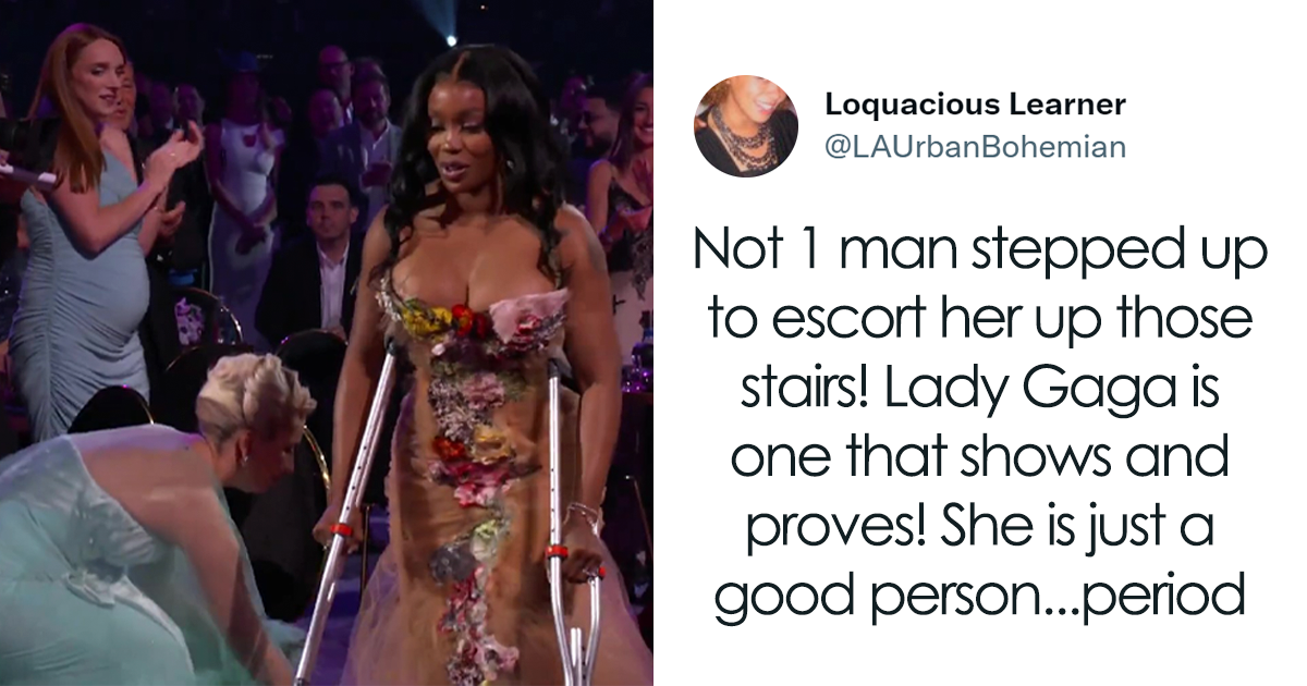 lady gaga sza dress Lady Gaga Shows Grace And Kindness When She Helps SZA With Her Dress After  Losing A Grammy To Her