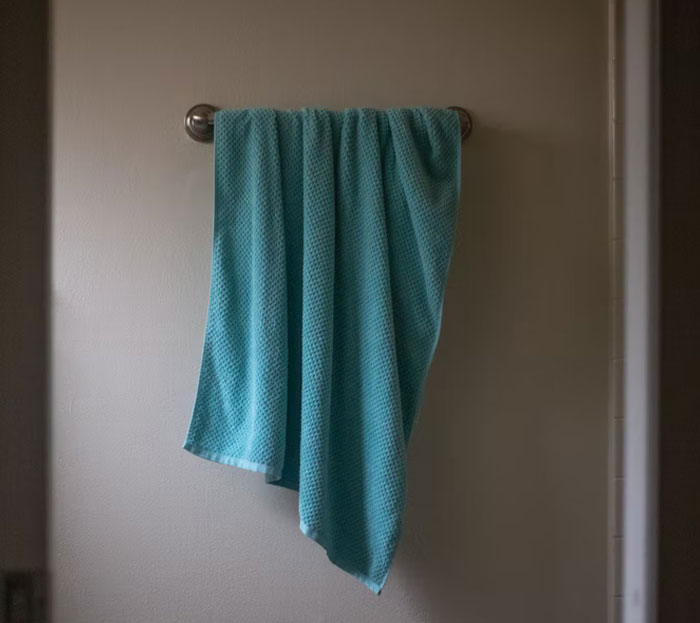 35 Men Share Things They Didn't Know They Were Doing Wrong Until They Started Living With A Woman