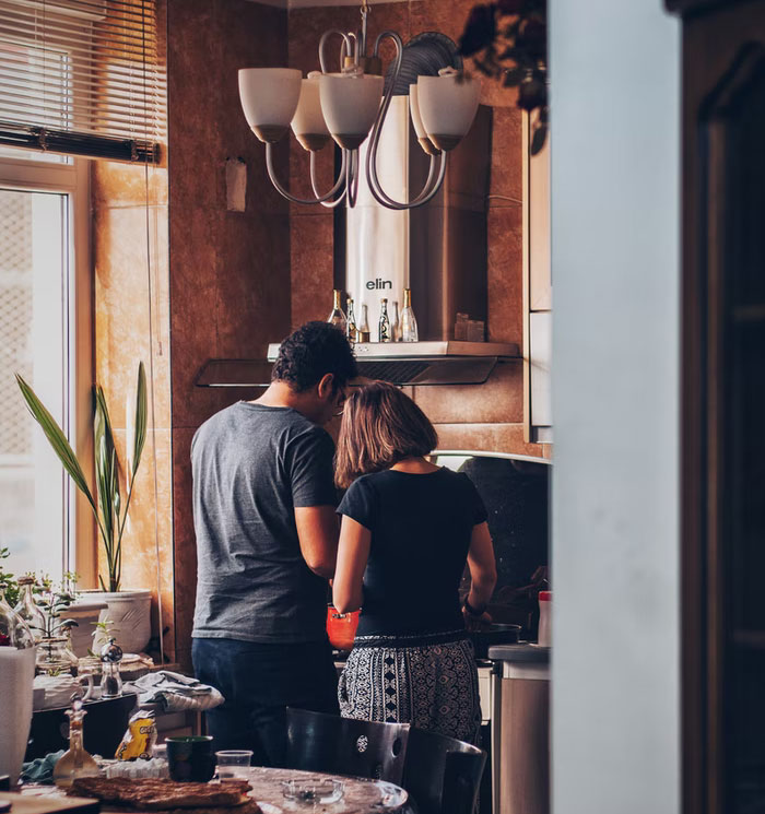 35 Men Share Things They Didn't Know They Were Doing Wrong Until They Started Living With A Woman