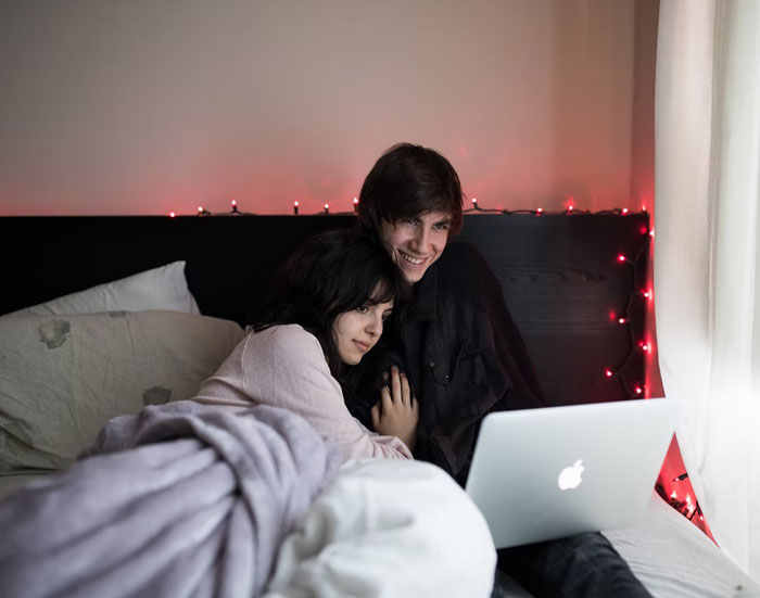 35 Men Share Things They Didn't Know They Were Doing Wrong Until They Started Living With A Woman