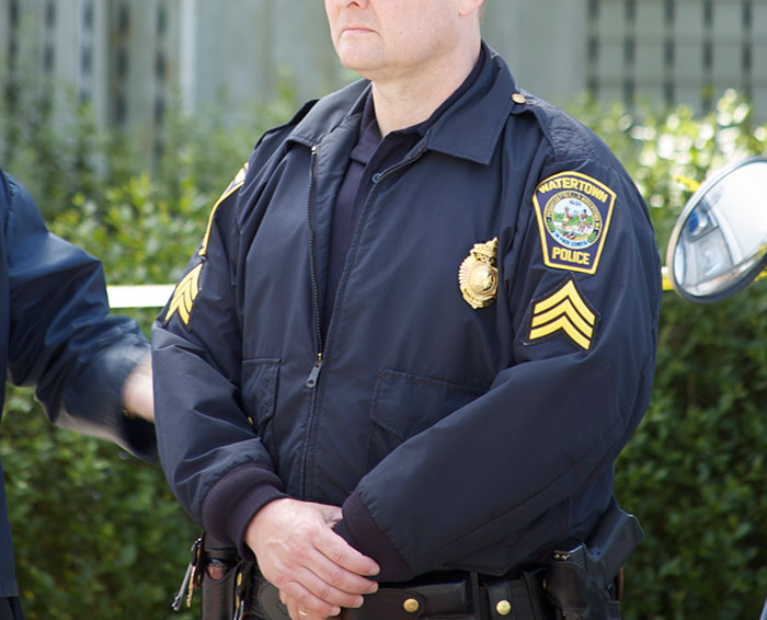 Guy Teaches His Narcissistic Parents A Lesson After They Demand He Trade Houses And Steal His Air Conditioners When He Refuses