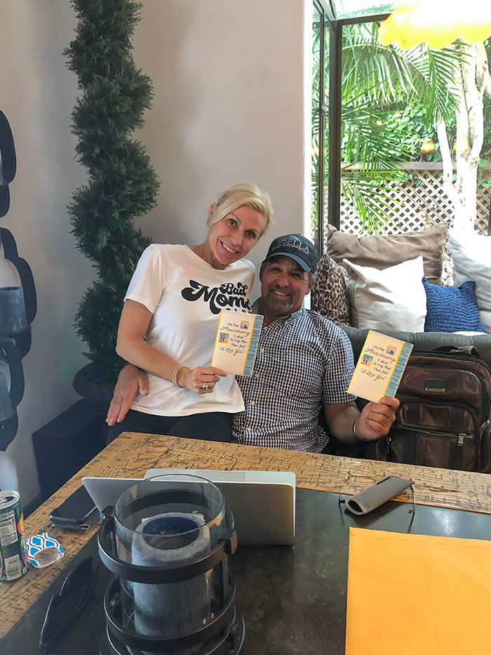 It's My Parents’ 21st Anniversary Today. They Managed To Buy The Exact Same Card From Different Stores