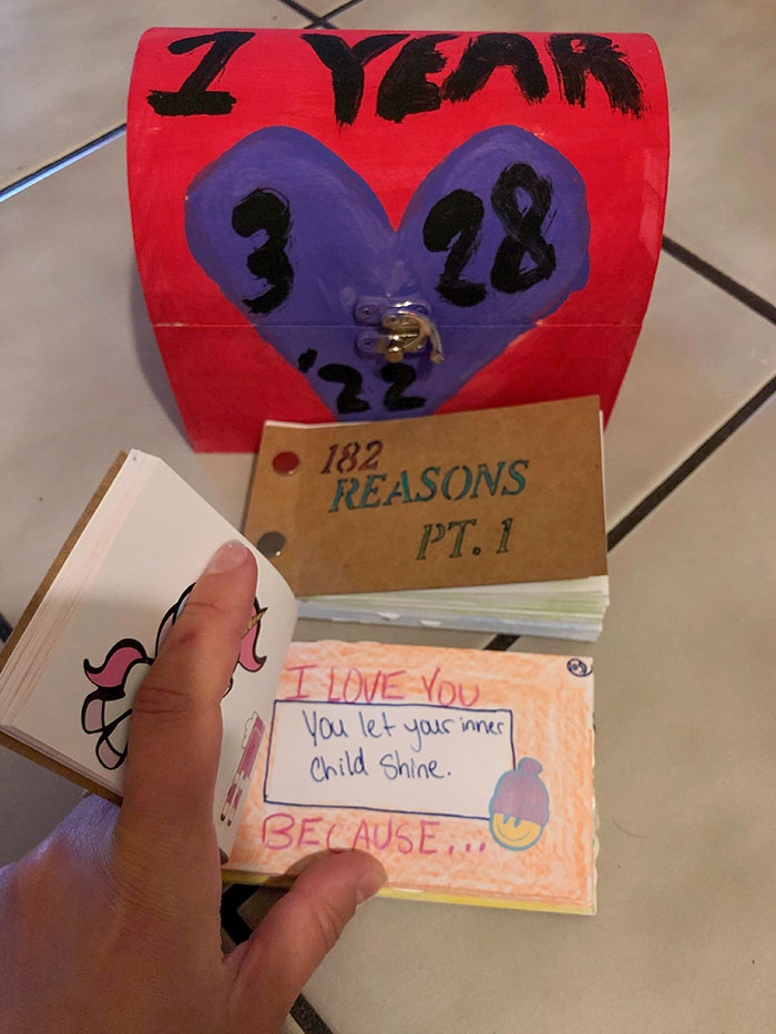 My Boyfriend Gifted Me Two Books With 182 Different Reasons Why He Loves Me For Our 1-Year Anniversary