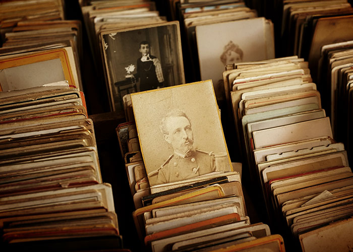 Someone Asks "What's Classy If You're Rich But Trashy If You're Poor" And These 40 Replies Really Put Things Into Perspective