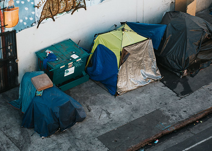 People Are Sharing Their Knowledge On Being "Street Smart", Here Are 30 Of Their Most Useful Tips