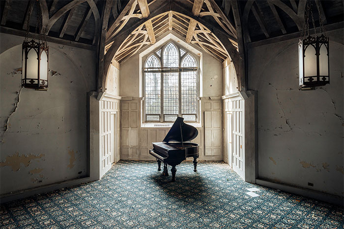 I Traveled Through The United States In Search Of The Most Beautiful Abandoned Pianos (11 Pics)