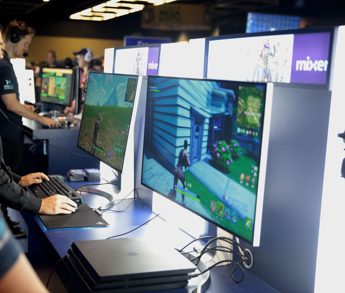 “People Who've Been Banned From Somewhere For Life, What Happened?” (30 Answers)