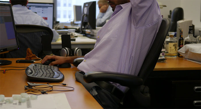 Woman Shares Her Boss' Delusional Email With Out-Of-Touch Rules After 3 Employees Quit At The Same Time