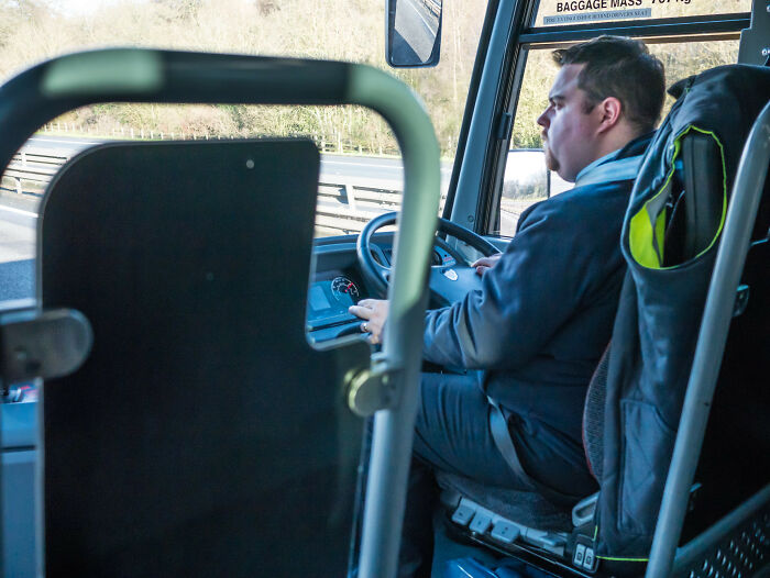 Bus Driver Waited Just To Shut The Door In Front Of Man&rsquo;s Face, A Kind-Hearted Person Gives Him A Lift And He Meets The Driver Again