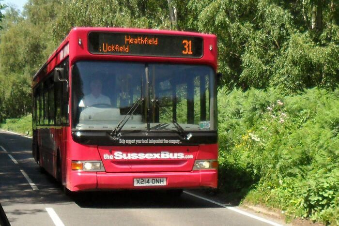 Bus Driver Waited Just To Shut The Door In Front Of Man&rsquo;s Face, A Kind-Hearted Person Gives Him A Lift And He Meets The Driver Again