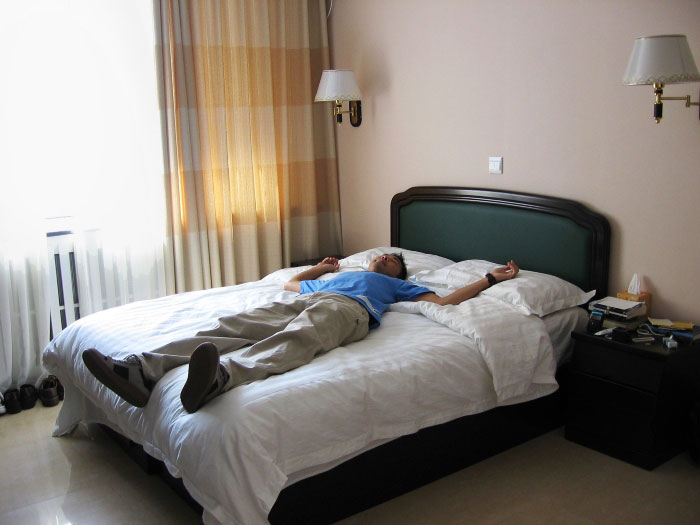 21 Y.O. Woman Gets Called Out For Refusing To Give Up Her Room Because Her Roommate&rsquo;s Dad Needed A Place To Sleep