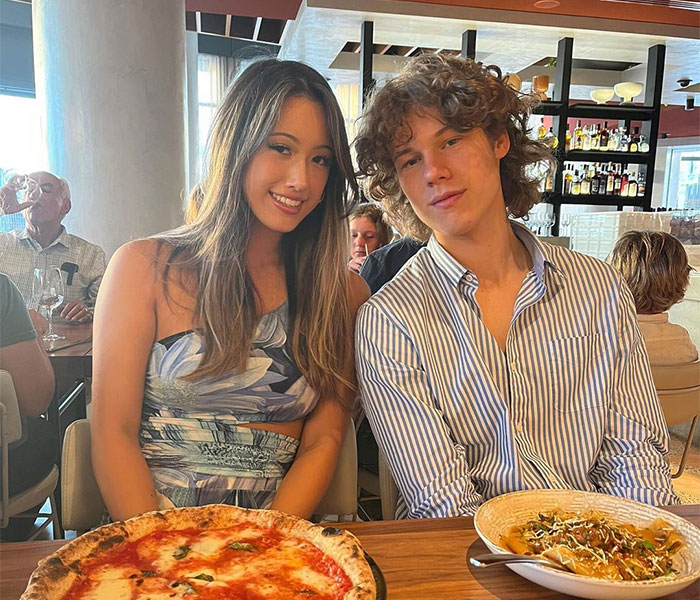 &ldquo;A Moment Straight Out Of A Movie&rdquo;: Teen Discovers Her Late Mom Was Boyfriend&rsquo;s Kindergarten Teacher