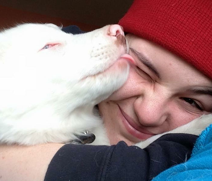 Grandpa’s Worries About Dog Not Recognizing Him After A Year Apart Disappear As Excited Dog Rushes To Him Grandpa’s Worries About Dog Not Recognizing Him After A Year Apart Disappear As Excited Dog Rushes To Him