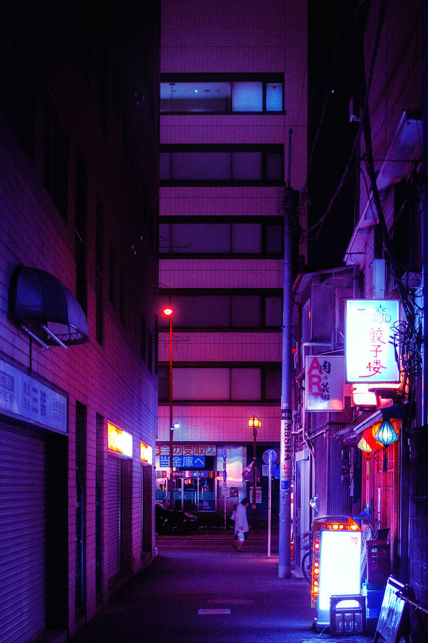 I Wandered Through The Alleys Of Tokyo Under The Neon Lights (23 Pics)