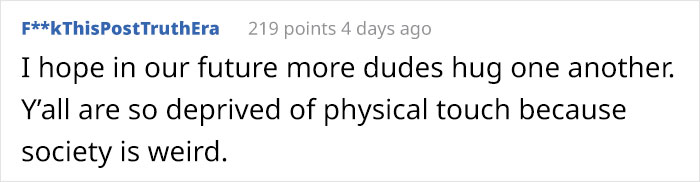 Australian Man Draws A "Hug Here" Spot Outside His House, Capturing Many Heartwarming Moments On His Security Camera